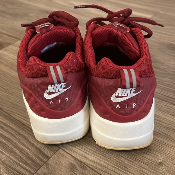 Nike AIR MAX Motion Women’s 6.5 Red Wine White - Picture 11 of 12
